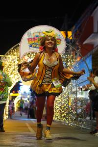 BIB: 5023
                            <button type="button" onclick="openModal(21832010)" class="btn btn-primary btn-sm float-right btn-popup" data-toggle="modal" data-target=".modal-high-quality">
                        <i class="fas fa-shopping-cart"></i> Add to Cart
                    </button>
                                            <button type="button" onclick="isThisMe(21832010, true)" class="btn btn-success btn-sm float-right btn-popup btn-isme hidden" data-toggle="tooltip" data-placement="bottom" title="นี่คือรูปของคุณใช่ไหม คลิกที่นี่เพื่อเอาเข้าอัลบั้ม">
                        <i class="fas fa-plus"></i> Add to album
                    </button>
                    <button type="button" onclick="isThisMe(21832010, false)" class="btn btn-warning btn-sm float-right btn-popup btn-isnotme hidden">
                        <i class="fas fa-ban"></i> Remove from album
                    </button>